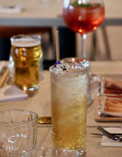 sublimez l'image de votre bar ou restaurant à tours et dans le 37. photos culinaires et captation d'ambiance professionnelles pour attirer plus de clients.